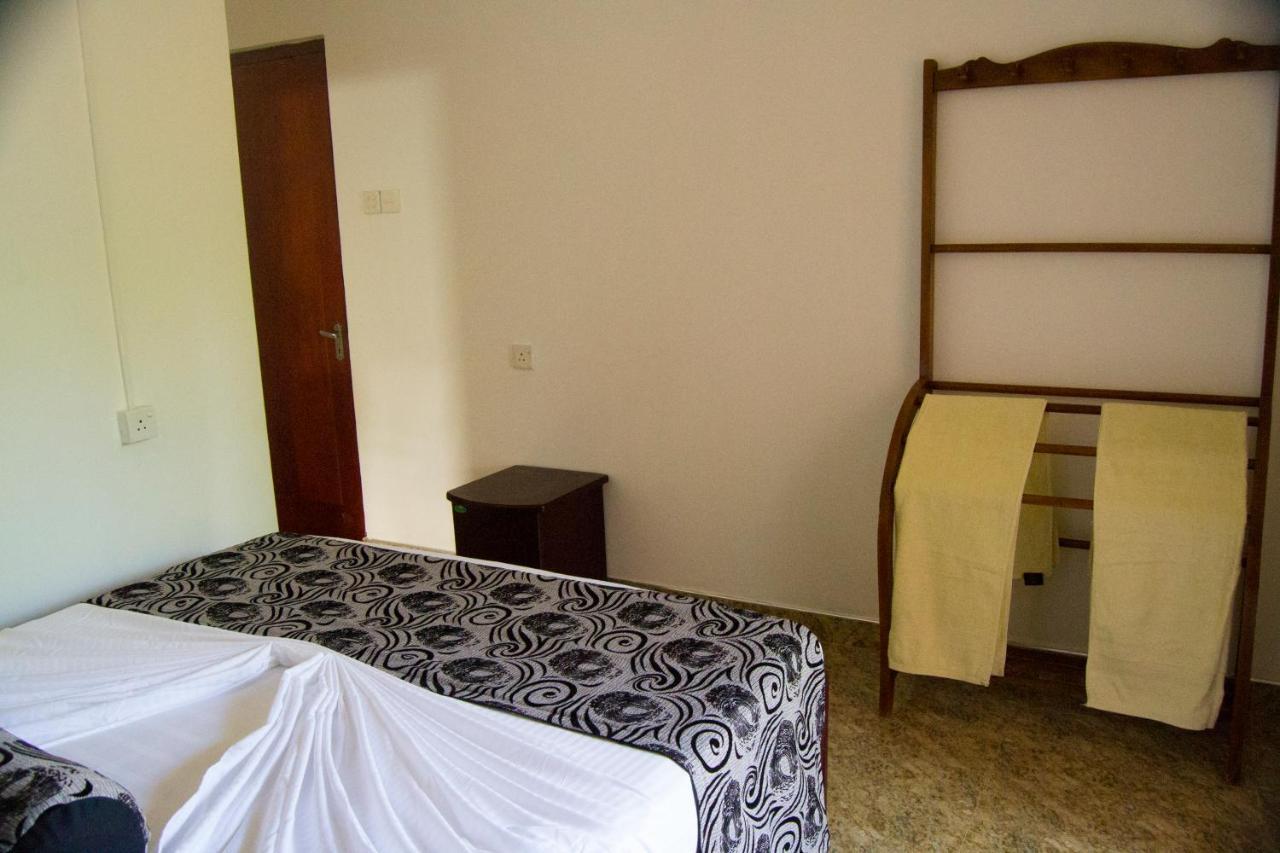 Iduwara Guest Hotell Sigiriya Eksteriør bilde